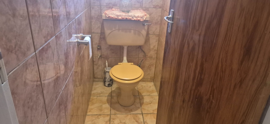 4 Bedroom Property for Sale in Hospitaalpark Free State